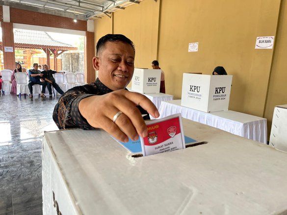 Simulasi Pilkada di Ponorogo, Pemilih Pemula dan Lansia Bingung Buka dan Lipat Surat Suara