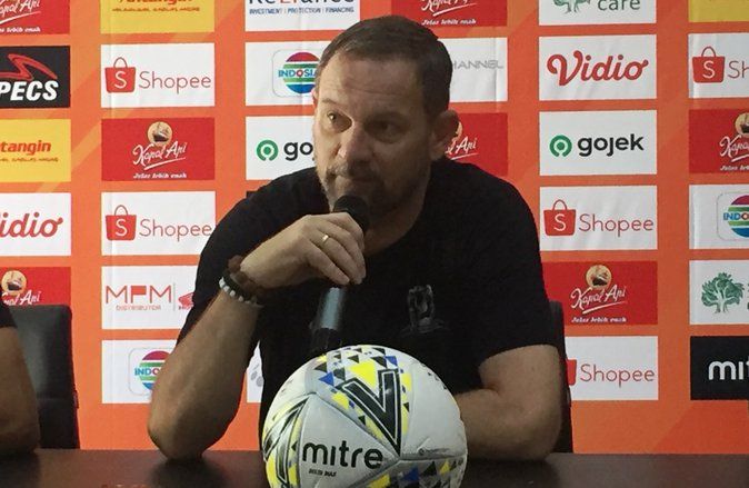Dejan Akui Belum Pelajari Klausul Kontrak Andik Vermansyah