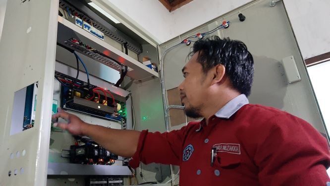 Masjid di Banyuwangi Dapat Pasokan Listrik dari Aliran Parit 