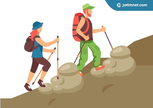 Ratusan Pendaki Peringati HUT Kemerdekaan RI di Puncak Gunung Lawu