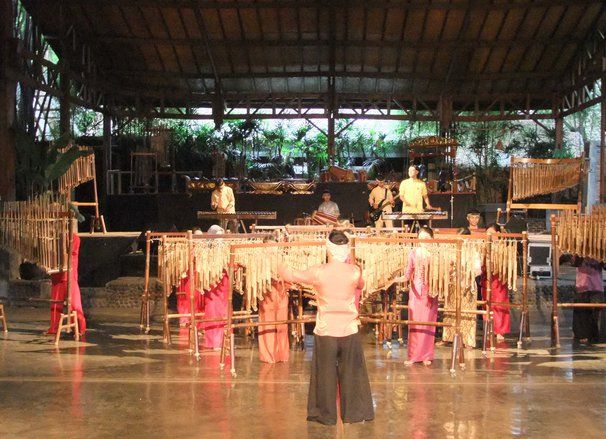 Orkestra Angklung Indonesia Pukau Muscat Festival