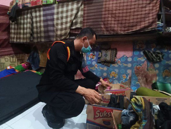 Petugas Lapas Mojokerto Gelar Razia Kamar Hunian Warga Binaan, Ini Hasilnya