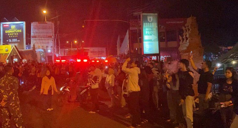 Berharap Semakin Kompak, Kru Ambulans Nyalakan Sirine di Malam Tahun Baru 2025