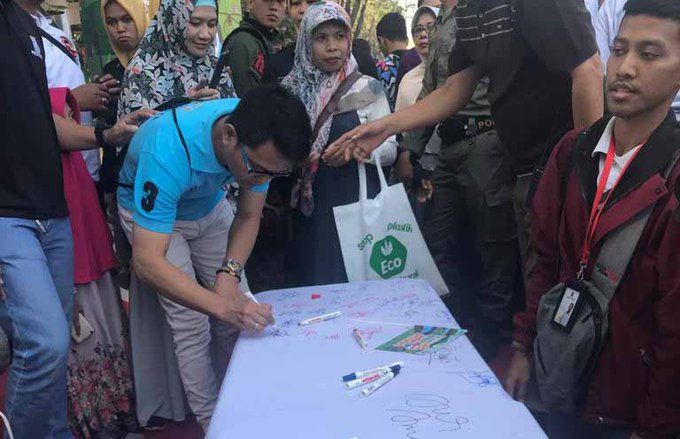 Warga Surabaya Antusias Belajar Anti Korupsi di Bus KPK