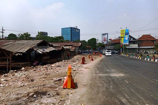 Pasca Penggusuran Pedagang Unggas, Kondisi Jalan Sulawesi Dibiarkan Mangkrak