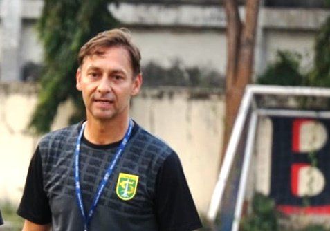 Wolfgang Pikal Resmi Mundur dari Persebaya