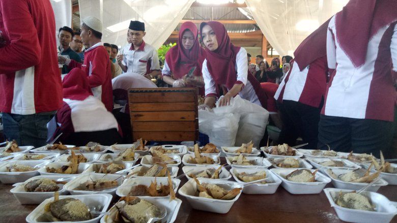 Nikmatnya Ketupat Coklat Ala Kampung Coklat Blitar