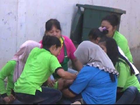 Jumat Legi, Karyawan Pabrik Garmen Probolinggo Kesurupan