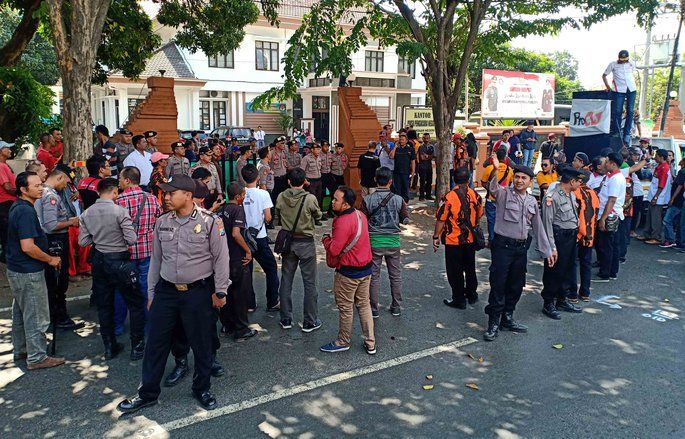 Warga Probolinggo Aksi Tuntut Penegak Hukum Mengusut Mafia Kambing