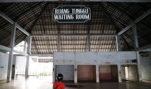 Bekas Peron Terminal Seloaji Ponorogo Mangkrak Selama Dua Tahun