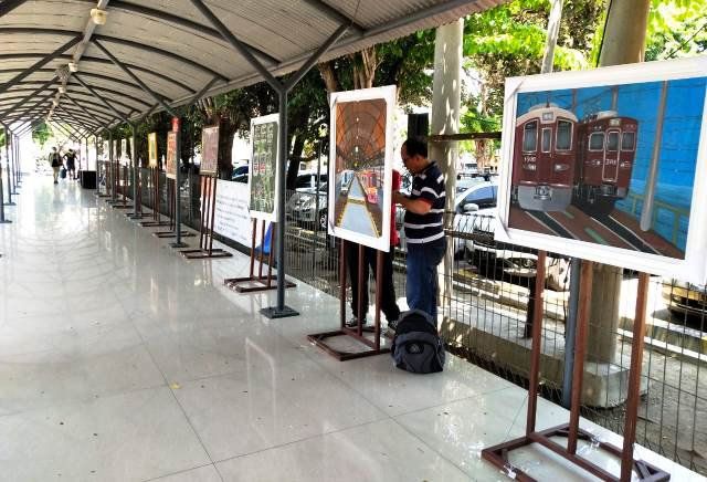 Lukisan tentang Kereta Api Dipamerkan di Stasiun Gubeng 