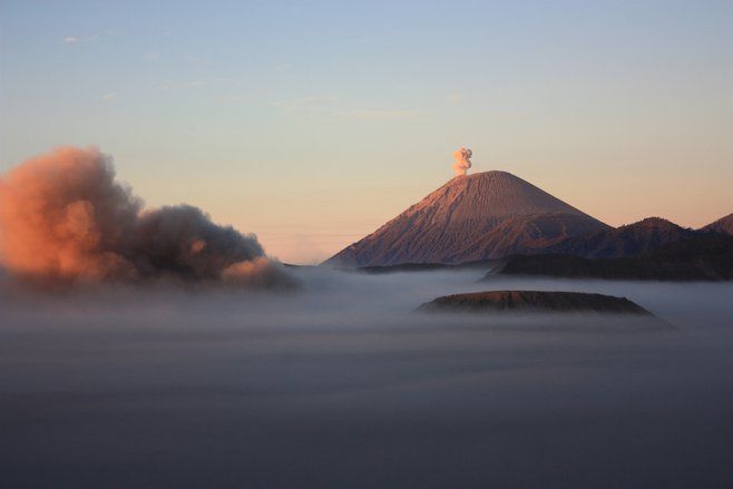 Setelah Tutup 4 Bulan, Pendakian Gunung Semeru Kembali Dibuka
