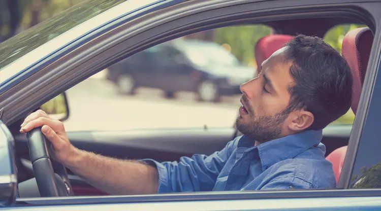 Tips Aman Berkendara saat Berpuasa