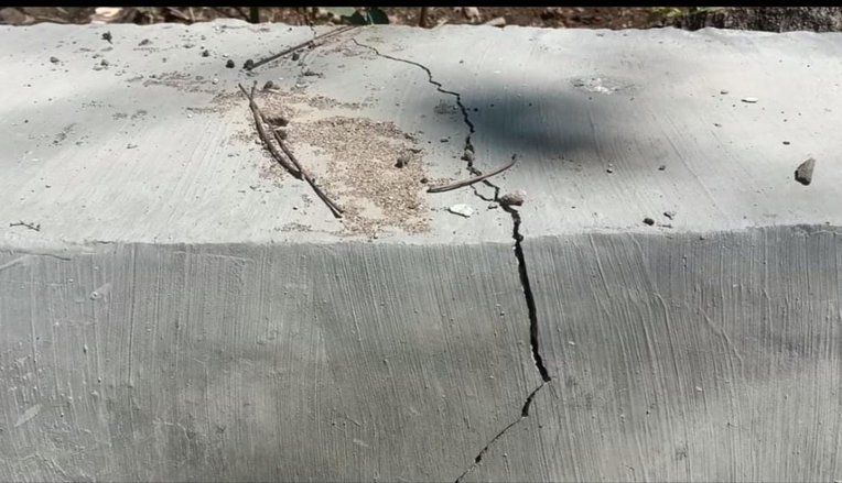 Proyek Dana Desa di Omben Sampang Cepat Rusak, PJ Kepala Desa Irit Bicara 
