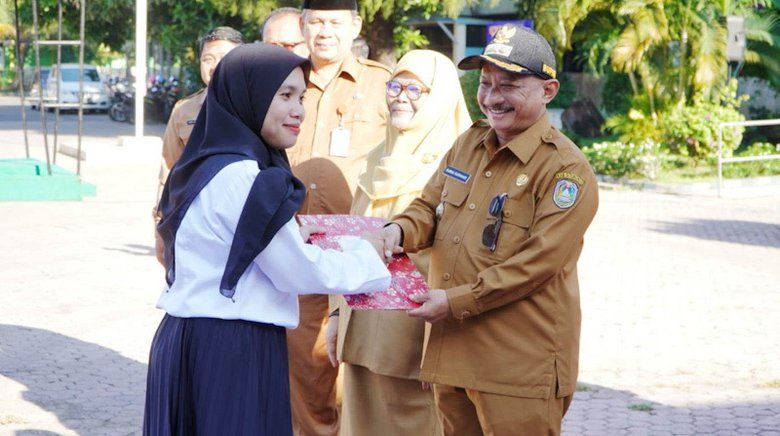 Serahkan SK PPPK Nakes, Bupati Situbondo Mengaku Perhatikan Semua Honorer