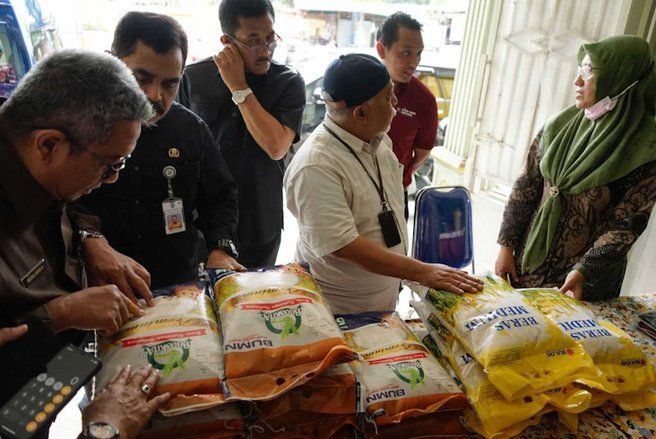 Pantau Harga Sembako, Disperindag Jatim Sidak di Pasar Anyar Mojokerto