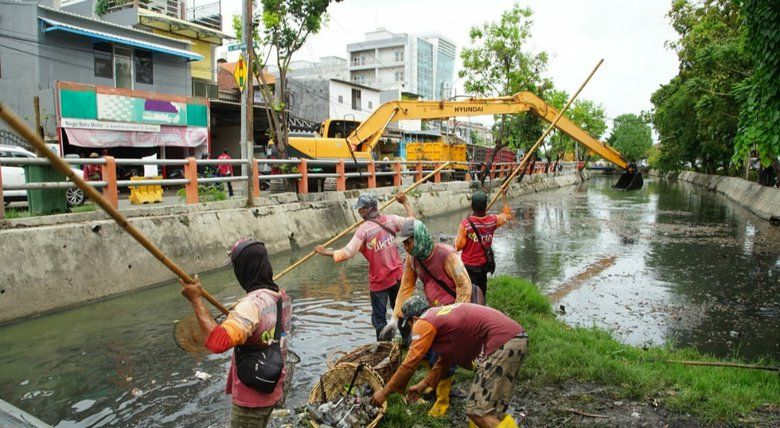 DPUBMP Pantau Beberapa Saluran Penyebab Genangan di Surabaya