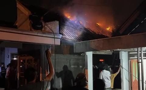 Rumah Warga di Mojokerto Terbakar Saat Pemilik Terlelap