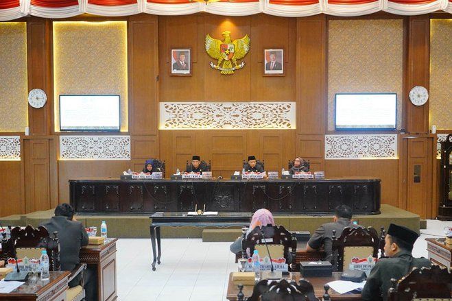 DPRD dan Pemkot Probolinggo Teken Kesepakatan Perda Pajak dan P-APBD