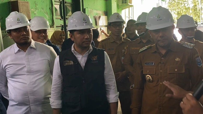 Wagub Emil Tinjau Pabrik Gula di Probolinggo, Pastikan Stok Aman