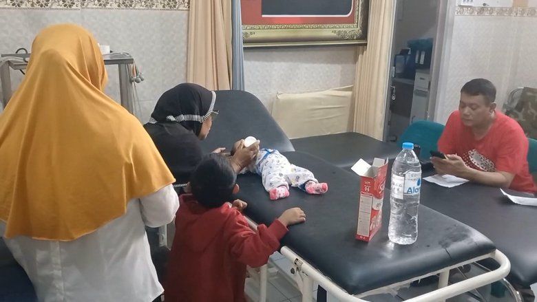 Gempar Bayi Ditemukan di Teras Rumah Warga Probolinggo, Ada Pesan di Dekat Bayi