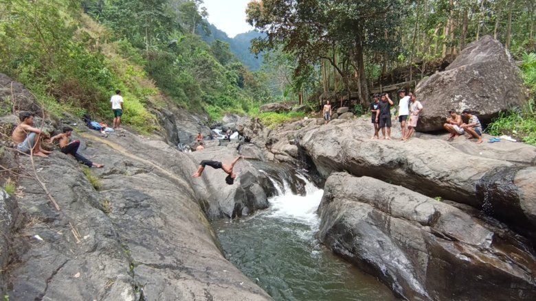 Kali Rabunan, &ldquo;Surga&rdquo; Tersembunyi di Kaki Gunung Argopuro