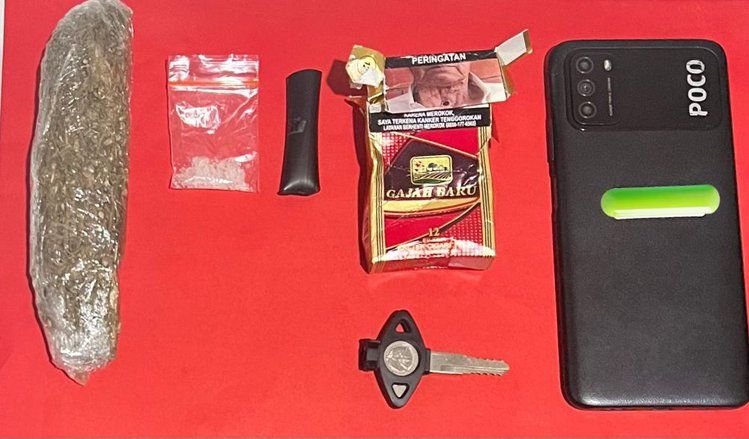 Bekuk Pengedar di Pacet Mojokerto, Polisi Sita Ganja dan Sabu