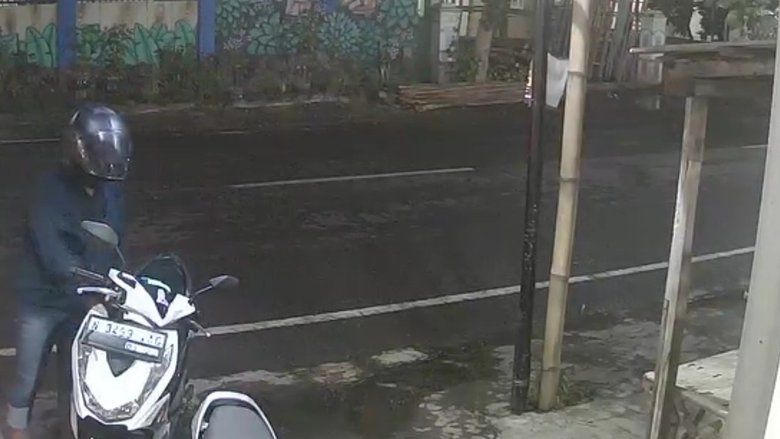 Terekam CCTV, Curanmor di Kota Probolinggo Gagal karena Gembok Cakram