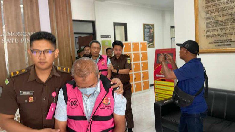 Jaksa Jebloskan Tiga Tersangka Kasus Korupsi RPHU Lamongan ke Jeruji Besi