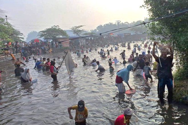 Bedah Sumber Dhuwur, Tradisi Mirip Perayaan Hari Besar di Mojokerto