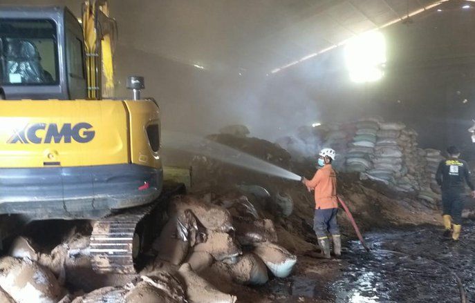 Pabrik Pengolah Bahan Obat Nyamuk di Mojokerto Terbakar