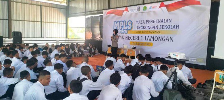 Cegah Kenakalan Remaja, Kanit Bintibsos Polres Lamongan Turun ke MPLS