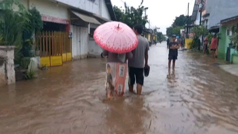 Hujan 2 Jam di Lereng Bromo, Dua Kecamatan di Probolinggo Terendam

‎