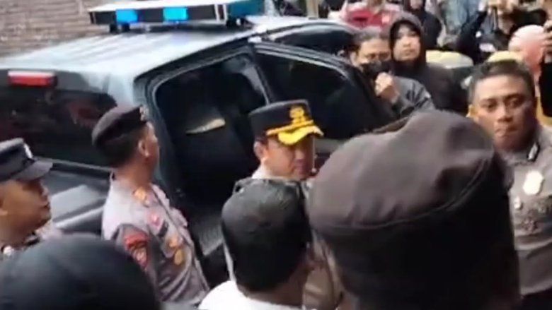 Kecewa Investasi Bodong, Emak-emak di Probolinggo Geruduk Rumah Koordinator

‎