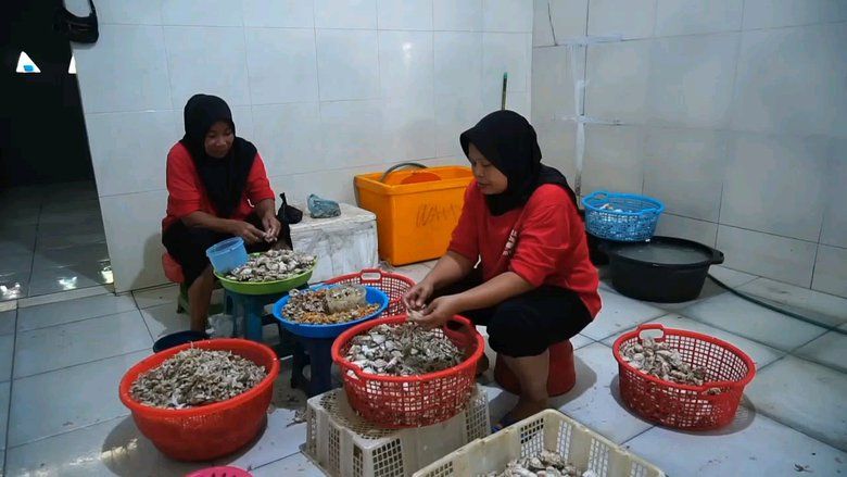 UMKM Rajungan di Tongas Probolinggo Banjir Oder Jelang Imlek 2026