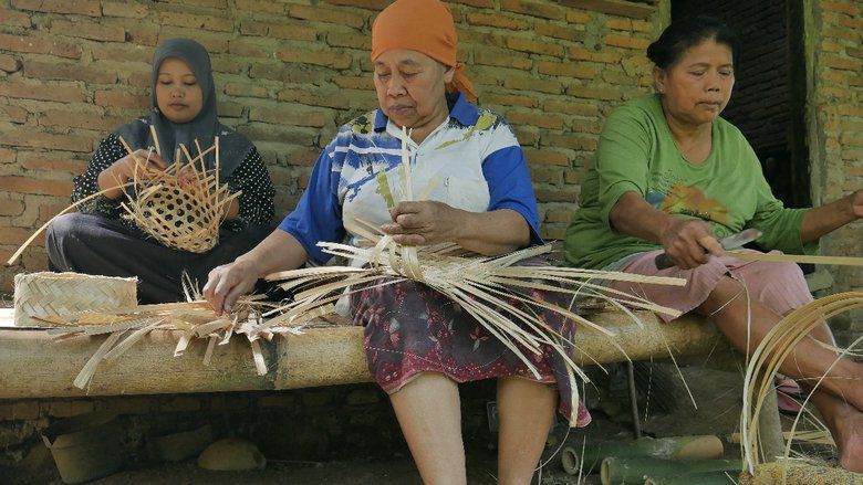 Bupati Batasi Kantong Plastik, UMKM Kerajinan Bambu di Banyuwangi Menggeliat