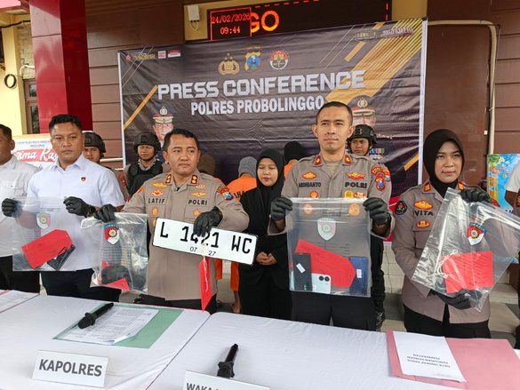 Polisi Ringkus Tiga Pencuri Koper Turis Thailand di Kawasan Bromo