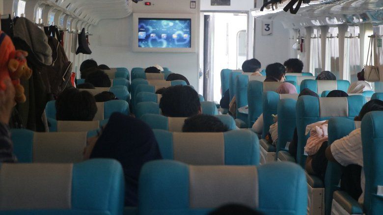 Blambangan Ekspres Vs Truk di Probolinggo Hambat Perjalanan Kereta Lain