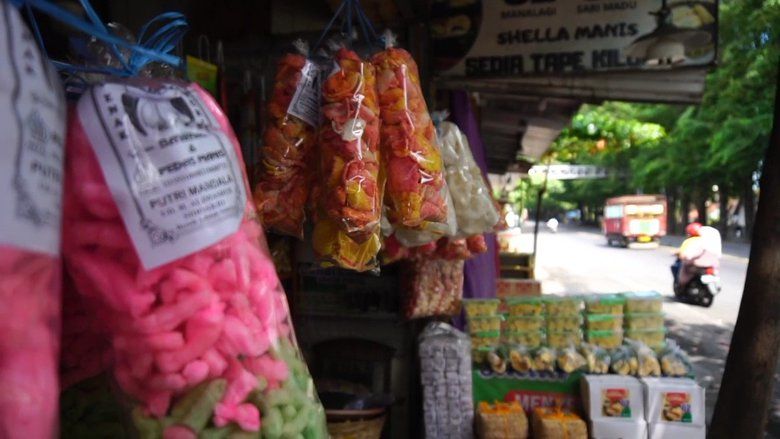 Meski Meredup, Pusat Oleh-oleh Ikonik di Kota Probolinggo Tetap Bertahan