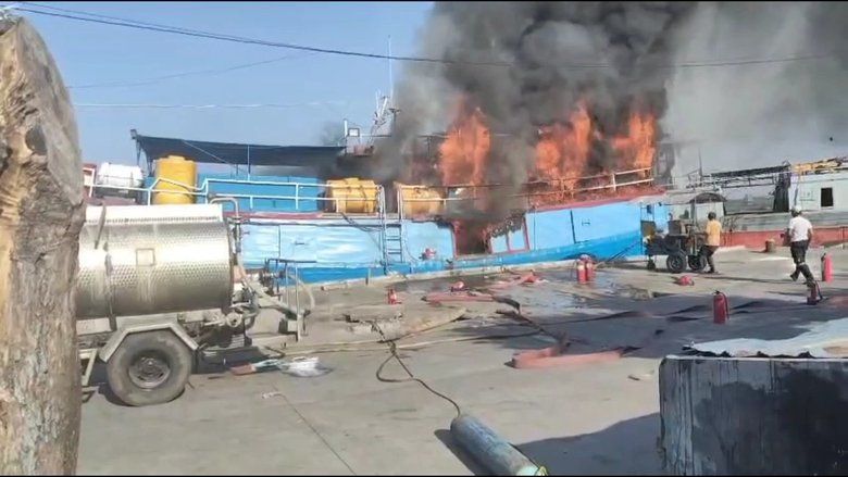 Kapal Garcias Tanjung Perak Terbakar, Kerugian Ditaksir Rp1 Miliar