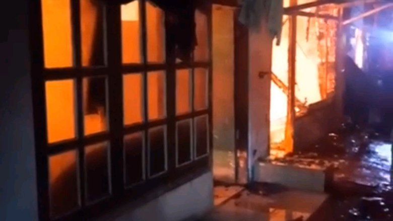 Dua Rumah di Karanglo Probolinggo Terbakar saat Pemadaman Listrik
