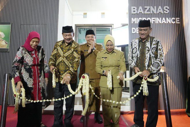 Bantu Permodalan UMKM, Ning Ita Resmikan Baznas Microfinance Desa 