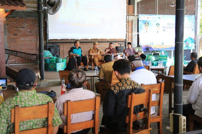 Pacu Industri Kreatif, Pokmas Sriti Mandiri Kota Probolinggo Gelar Pelatihan Anyaman Kreatif