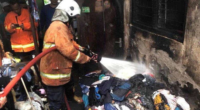 Ditinggal Rekreasi oleh Penghuni, Rumah di Bangsri Ngoro Mojokerto Ludes Terbakar