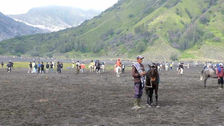 Libur Panjang Hari Raya Waisak, Gunung Bromo Dipadati Wisatawan 