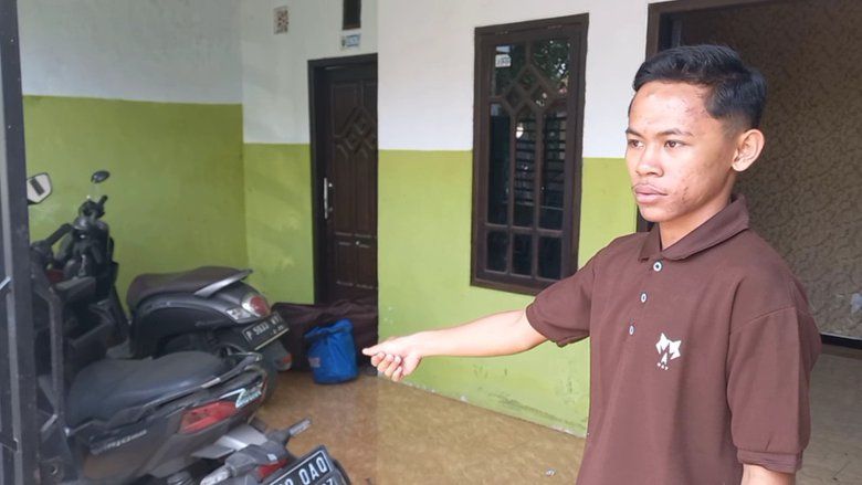 CCTV Rekam Tiga Pencuri Gondol Dua Motor di Probolinggo