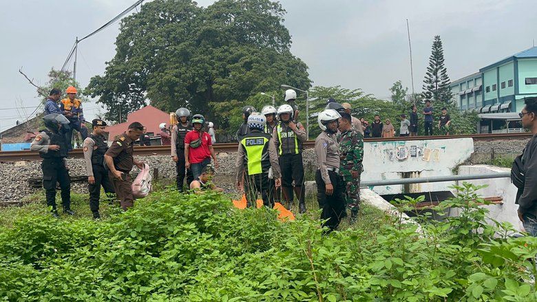 Berjalan di Rel, Siswa SD Tertabrak KA Sancaka saat Pulang Sekolah 