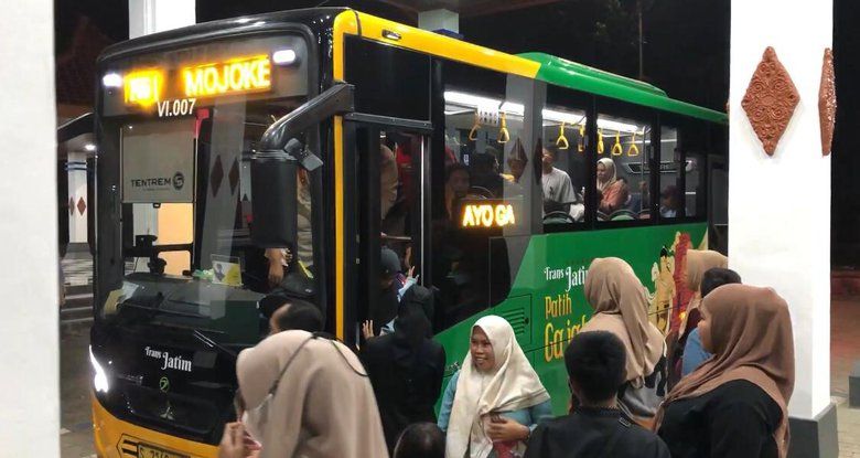 Diduga Digendam Saat Menunggu Bus Trans Jatim, Dompet Perempuan Ini Raib