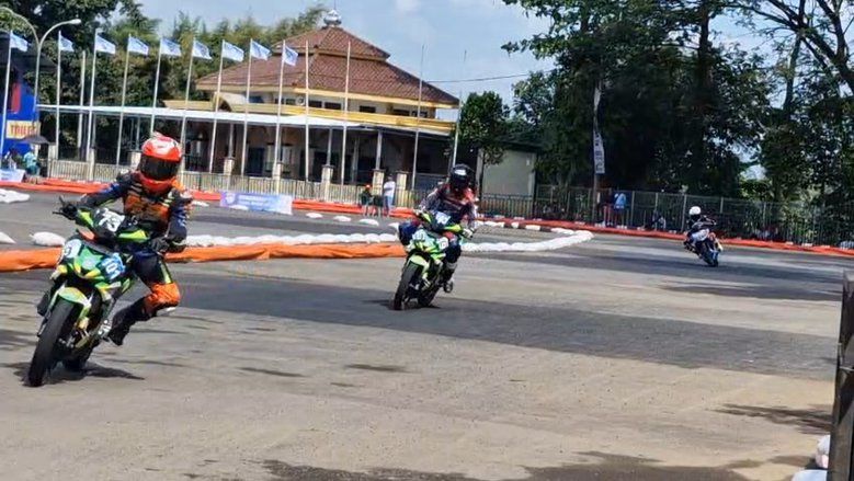 Rasya dan Nabil Sumbang Tiga Perunggu dalam Balap Motor Porprov Jatim