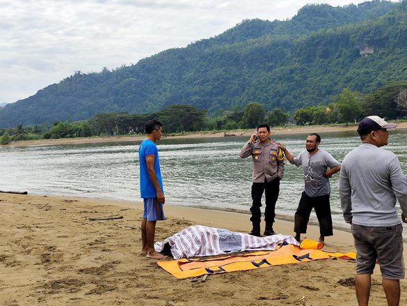 Wisatawan Mojokerto Tenggelam di Pantai Pacitan, Satu Orang Ditemukan Tewas